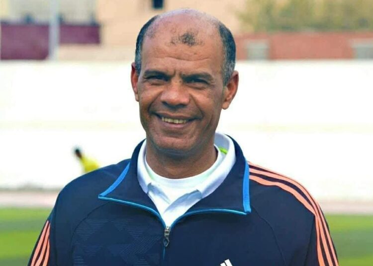 وفاة مدرب فريق عمال المنصورة في الملعب