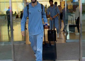 بيراميدز يغادر مقر إقامته متجهًا إلى ملعب 11 نوفمبر لمواجهة ساجرادا