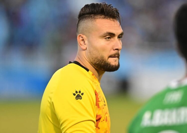 صبحي سليمان حارس الاتحاد السكندري في مرمي نيران الجماهير