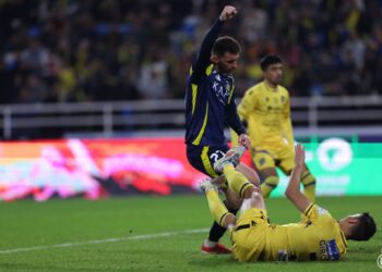 النصر يسقط في فخ التعادل أمام التعاون في دوري روشن.. صراع المراكز يشتعل!