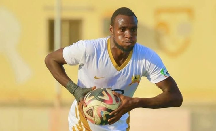 الترسانة يضم مدافع الحوراء السعودي