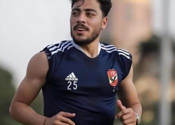 بعد تعثر مفاوضاته مع الشمال القطري.. الأهلي يجدد لأكرم توفيق بشروطه!