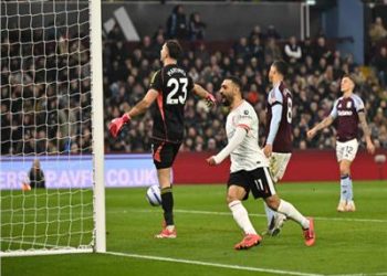 صلاح يتألق وليفربول يسقط في فخ التعادل أمام أستون فيلا