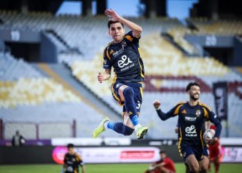 الأهلي يواجه طلائع الجيش بحثًا عن مواصلة الصدارة|موعد المباراة