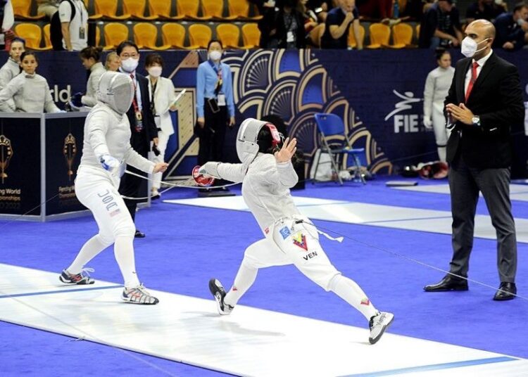 18 لاعبة مصرية في كأس العالم لسلاح السيف للسيدات باستاد القاهرة