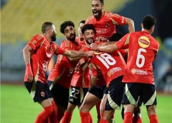 الأهلي يهدد بالانسحاب من الدوري المصري بسبب أزمة التحكيم في مباراة القمة أمام الزمالك