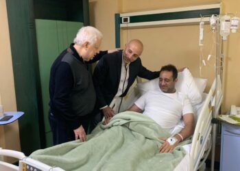 مرتضى منصور يشكر أطباء المستشفى بعد نجاح جراحة أحمد مرتضى