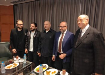 جلسة ودية بين الوزير ومسؤولي الكرة لبحث أزمة القمة