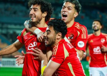 الأهلي ينجو من فخ الهلال في ستاد القاهرة