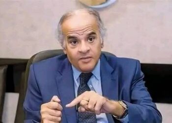 فضيحة مدوية يكشفها “ايجيبت سكور”.. والد زيزو في مواجهة نارية مع ممدوح عباس!