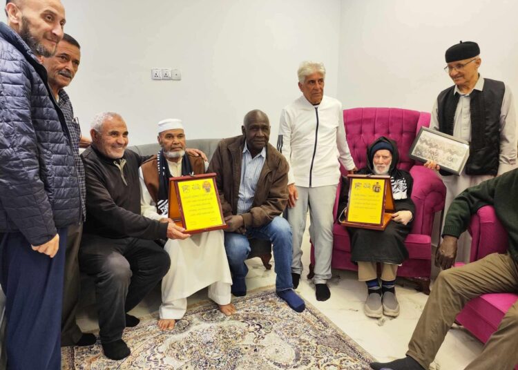 جماهير التحدي تكرم رموز الماضي.. زيارة خاصة لتخليد الوفاء والعطاء