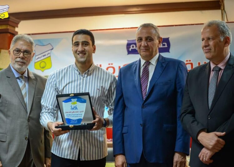 مجلس إدارة نادي طنطا يحتفل بصعود اليد لدوري المحترفين