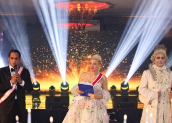 تكريم أنور الكموني لاعب التنس المصري في “الكرة الكبرى للأمراء والأميرات – موناكو” بلندن