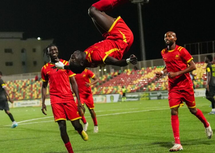 شوقي غريب: المريخ يسير في خطين متوازيين بين الانتصارات وتجهيز الشباب.. وموريتانيا بلدي الثاني