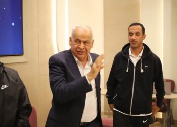 فرج عامر لـ لاعبي سموحة : “أثق فيكم.. مباراة طلائع الجيش محطة مهمة”