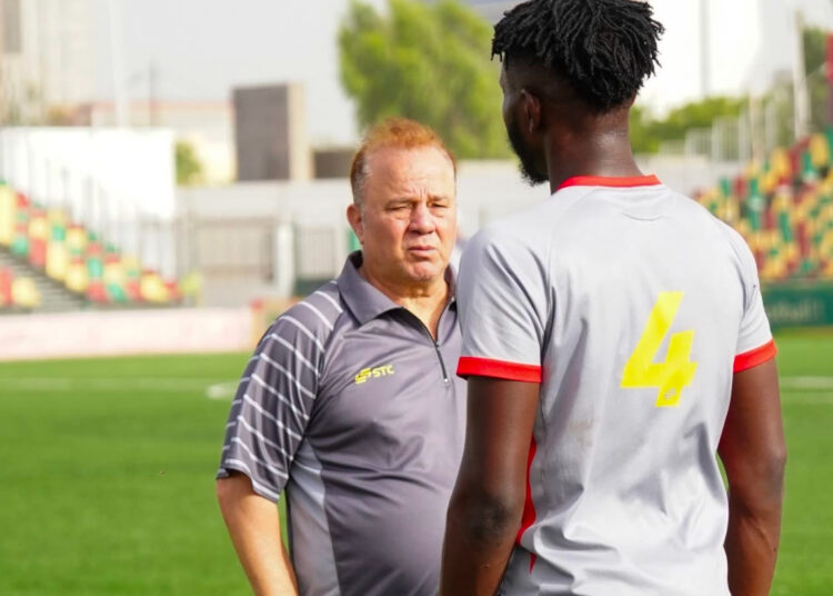 المريخ السوداني يستأنف تدريباته بقيادة شوقي غريب بعد الفوز على برانوكشوط