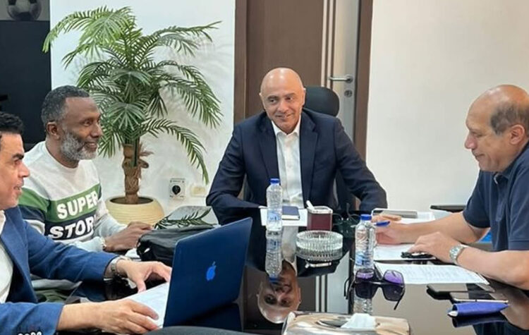 علاء نبيل ينسق مع أحمد الكاس استعدادًا للمرحلة المقبلة
