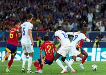 إسبانيا تتفوق على فرنسا بهدفين نظيفين في الشوط الأول بنصف نهائي دوري الأمم الأوروبية