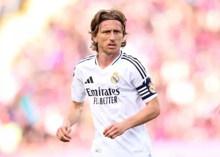 ميلان يُغري مودريتش بالانضمام ويُحيي حلمه الأوروبي قبل اعتزاله