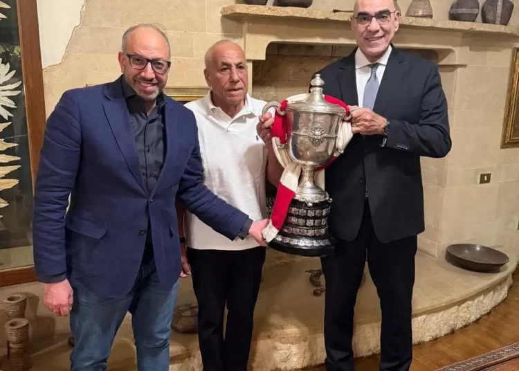 نصر والمندوه يهنئان رئيس الزمالك بلقب كأس مصر