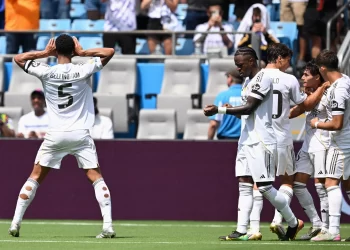 ريال مدريد ينتصر بعشرة لاعبين أمام باتشوكا