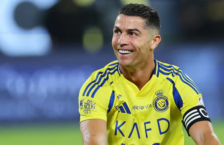 كريستيانو يقترب من تجديد عقده مع النصر السعودي