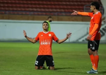 تطورات مفاوضات الأهلي لضم لاعب فاركو