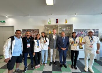 السفير المصري بالمجر يزور بعثة الخماسي الحديث ويحتفل معهم بالإنجاز العالمي