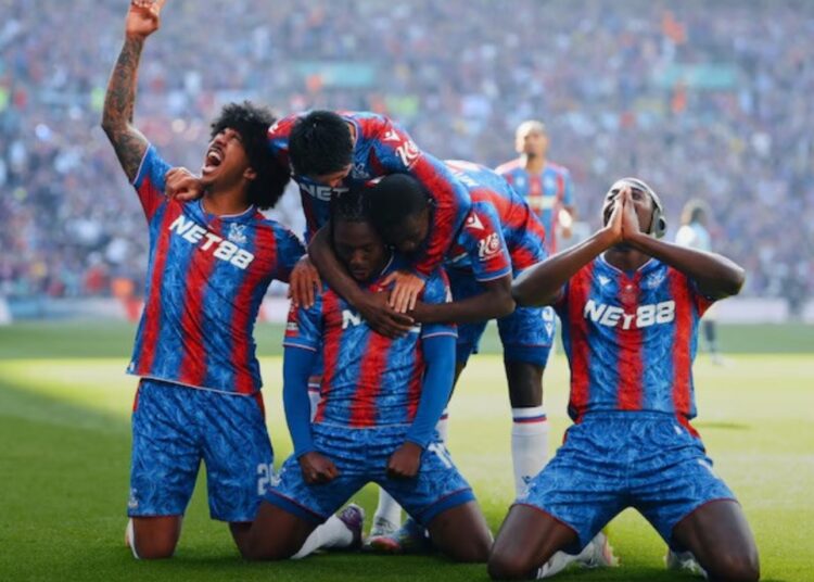 أزمة ملكية تُهدد مشاركة كريستال بالاس في الدوري الأوروبي