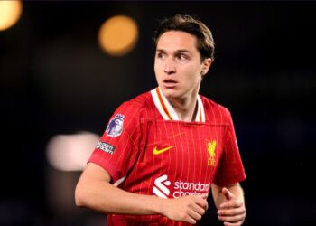 كييزا يتمرد على دكة ليفربول