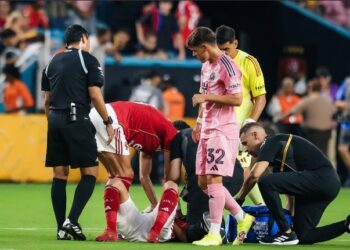 نقل إمام عاشور إلي المستشفي