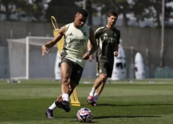 الشكوك تحاصر مبابي قبل مواجهة باتشوكا القادمة