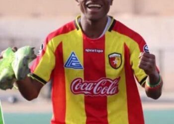 المصري يقترب من لاعب سيراليون