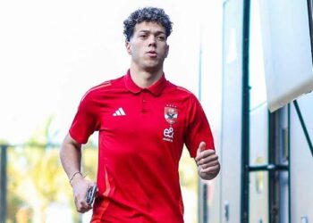 نجم الأهلي يحسم مستقبله حتى 2030