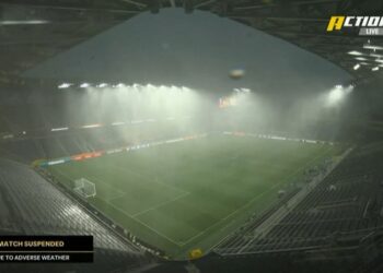 فيفا يعلق مواجهة باتشوكا وسالزبورج بسبب البرق