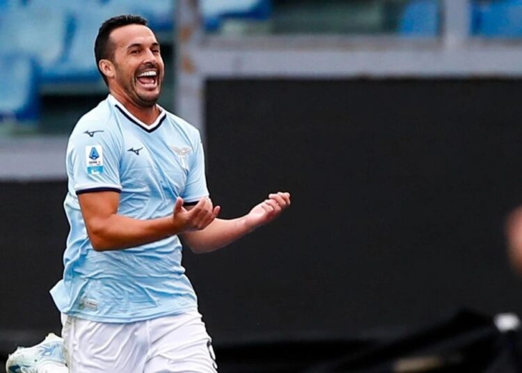 لاتسيو يُجدد عقد بيدرو رسميًا حتى صيف 2026