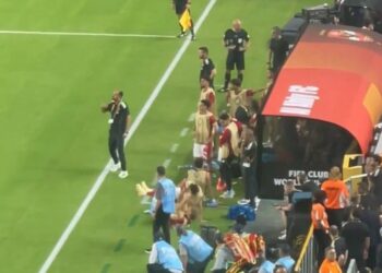 استبعاد بن شرقي يثير الغضب داخل الأهلي