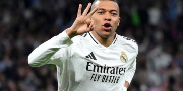 إصابة مبابي تهدد مشاركته أمام الهلال السعودي