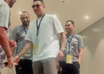 مصطفى محمد يحضر نهائي كأس مصر لمساندة الزمالك