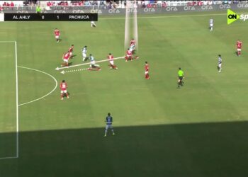 صدمة مبكرة للأهلي أمام باتشوكا.. الشناوي يتألق والدبيس يُهدي هدفًا