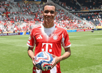 اكتساح تاريخي.. موسيالا يصنع المجد ونوير يعادل الشناوي