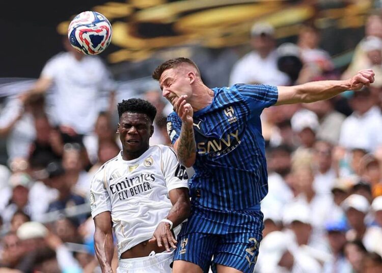 تعادل مثير في شوط أول ناري بين الهلال وريال مدريد