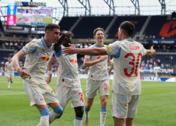 سالزبورج ينتصر على باتشوكا في مباراة ماراثونية