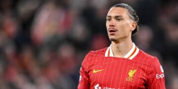 نابولي يوقف مفاوضاته مع ليفربول بشأن داروين نونيز