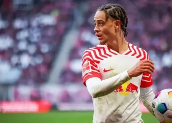 تشيلسي يقترب من حسم صفقتي تشافي سيمونز وجوريل هاتو