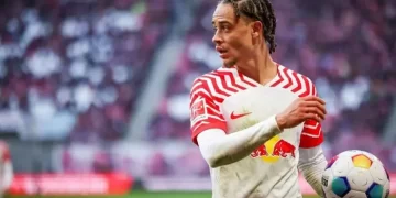 تشيلسي يقترب من حسم صفقتي تشافي سيمونز وجوريل هاتو