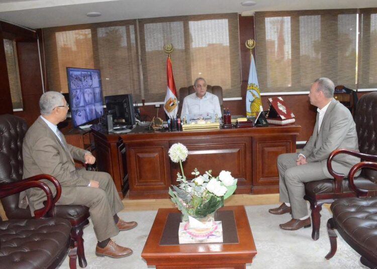 “اللعبة على الكهرباء.. ومحافظ الغربية دخل الدائرة”