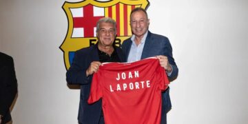 الأهلي يدرس مواجهة برشلونه في إفتتاح الإستاد الجديد