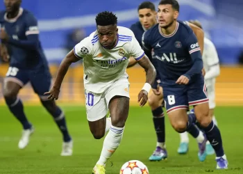 ريال مدريد وباريس سان جيرمان… من يُخفي الورقة الرابحة؟