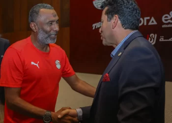 وزير الرياضة يتفقد معسكر منتخب الناشئين